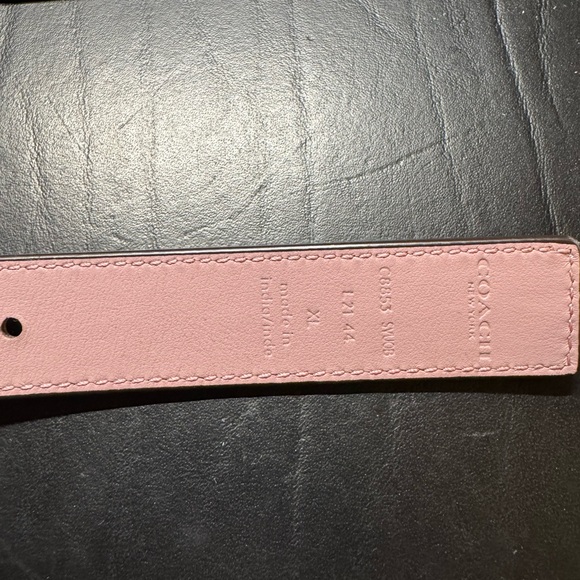 Coach Gray and Lavender Reversible Leather Belt with Silver Buckle - Picture 6 of 9